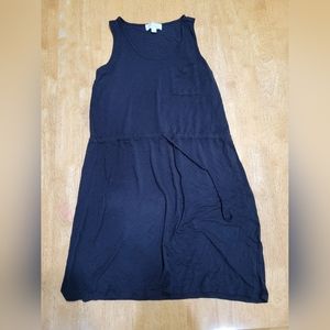 Olive and Oak black tie waist dress